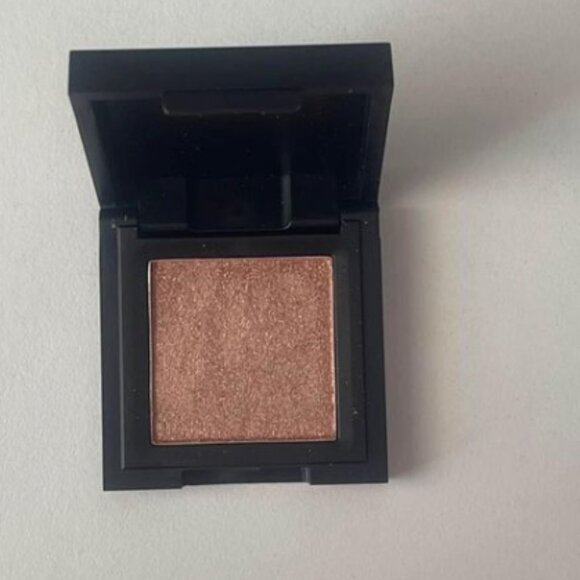 Araceli eyeshadow - Picture 4 of 6